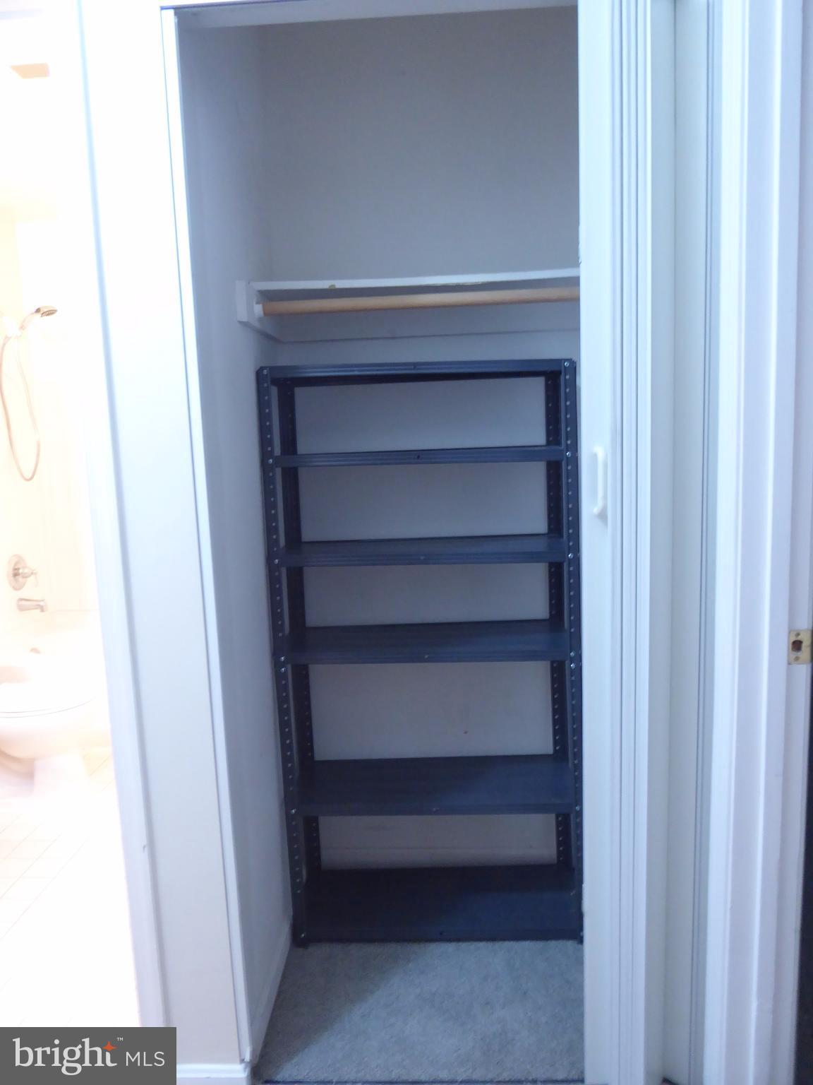 CROMWELL FOUNTAIN - Residential