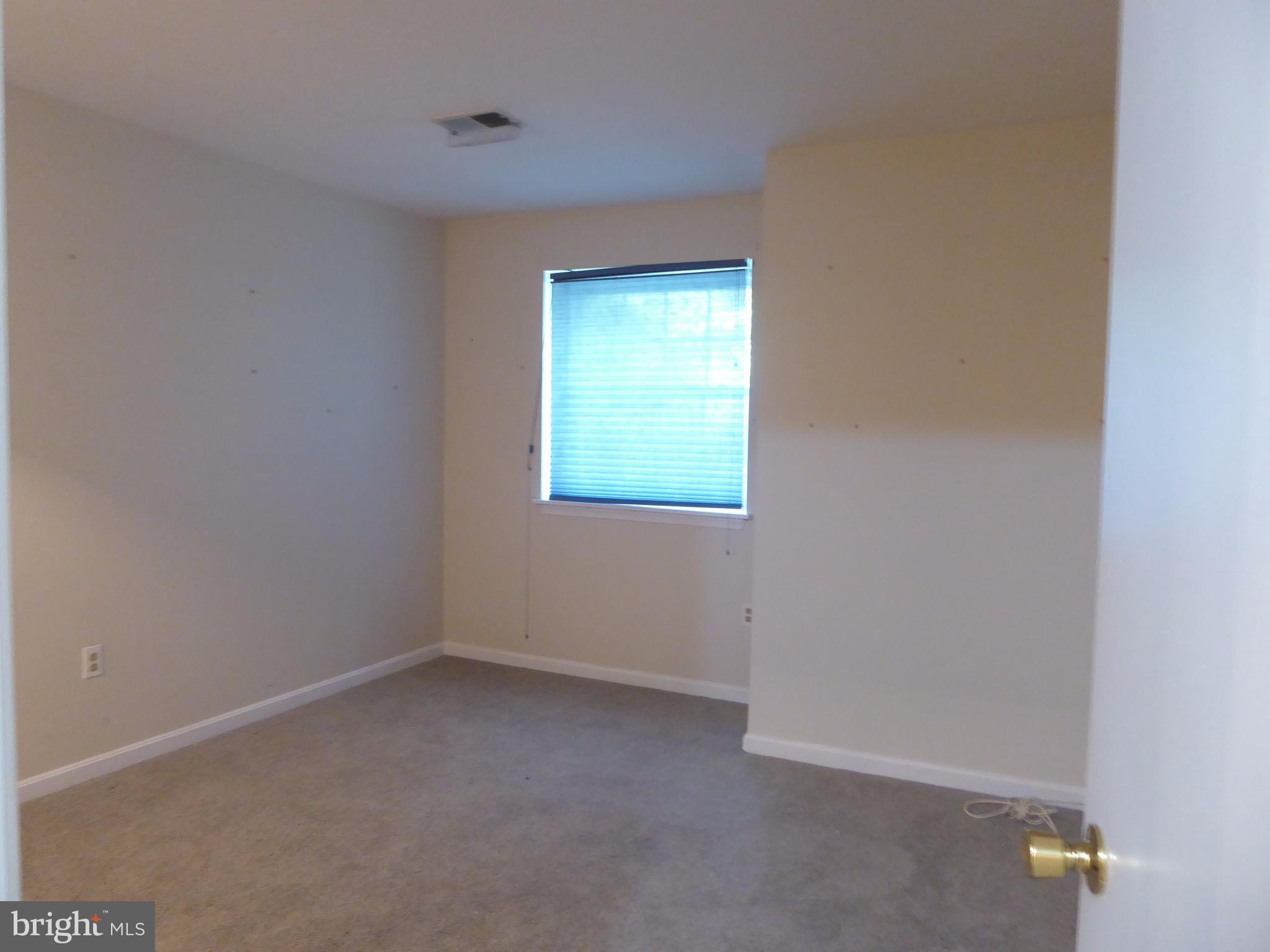 CROMWELL FOUNTAIN - Residential