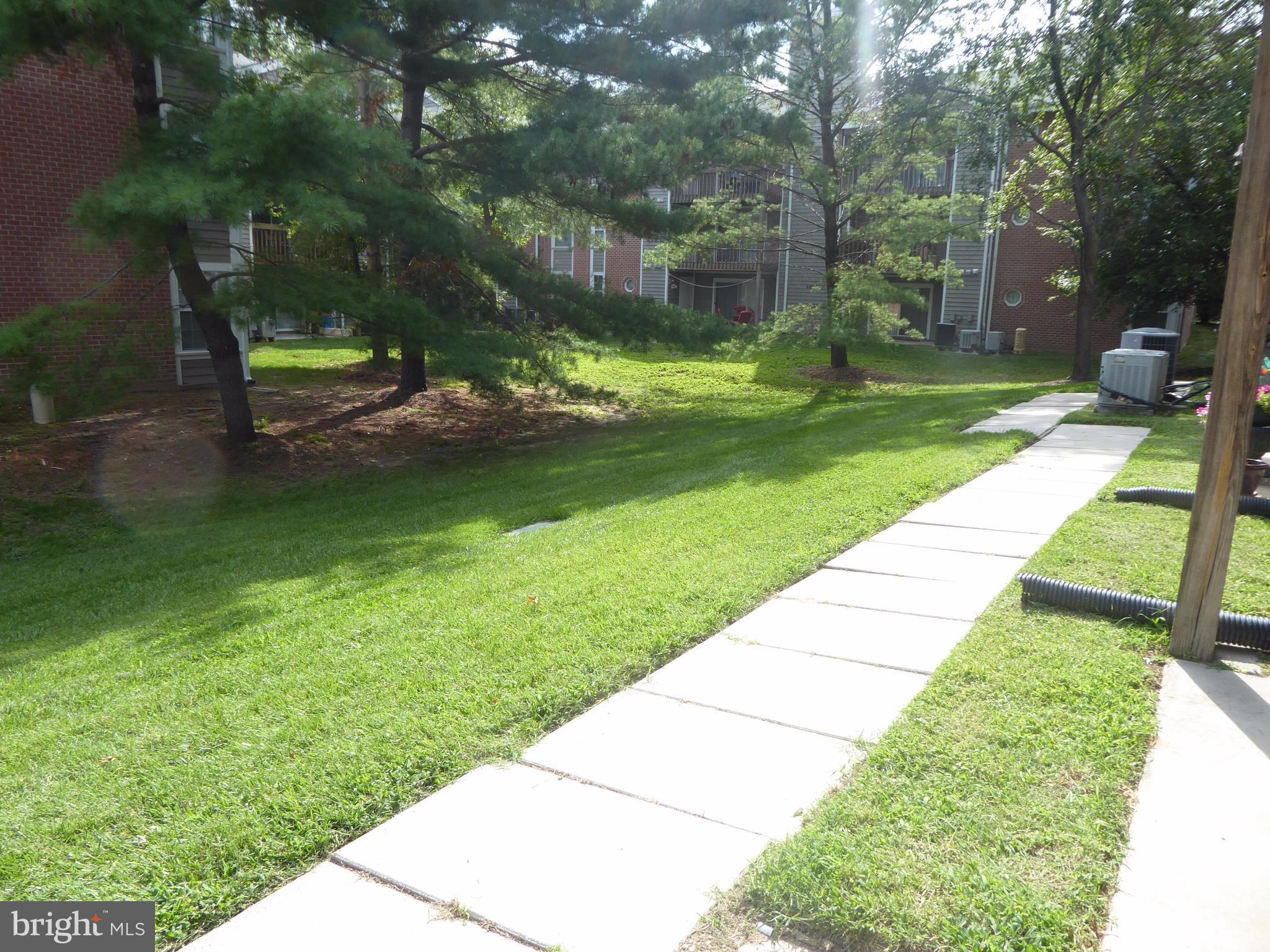 CROMWELL FOUNTAIN - Residential