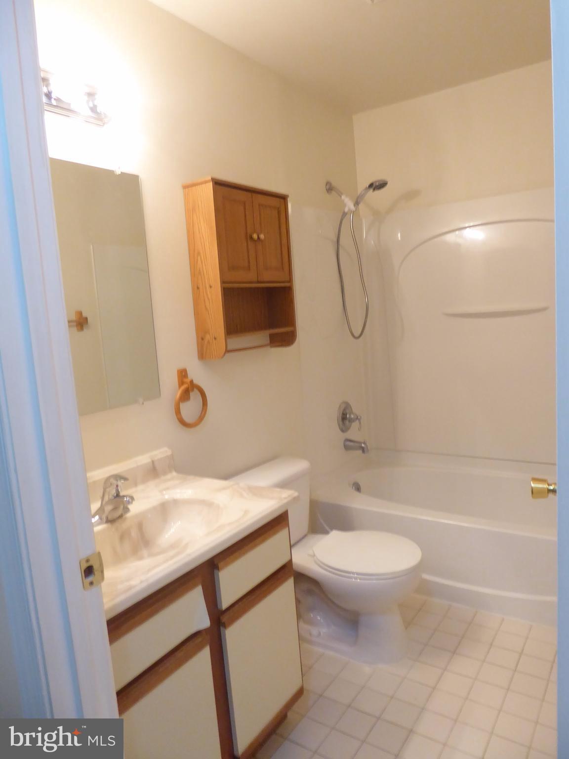 CROMWELL FOUNTAIN - Residential