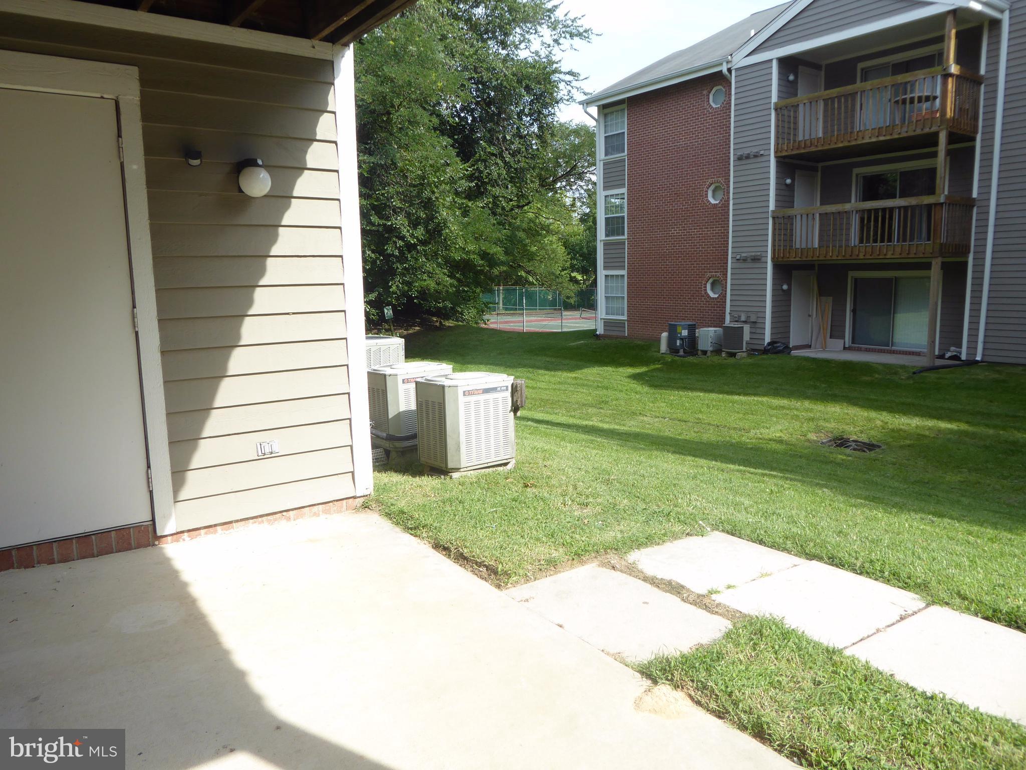 CROMWELL FOUNTAIN - Residential