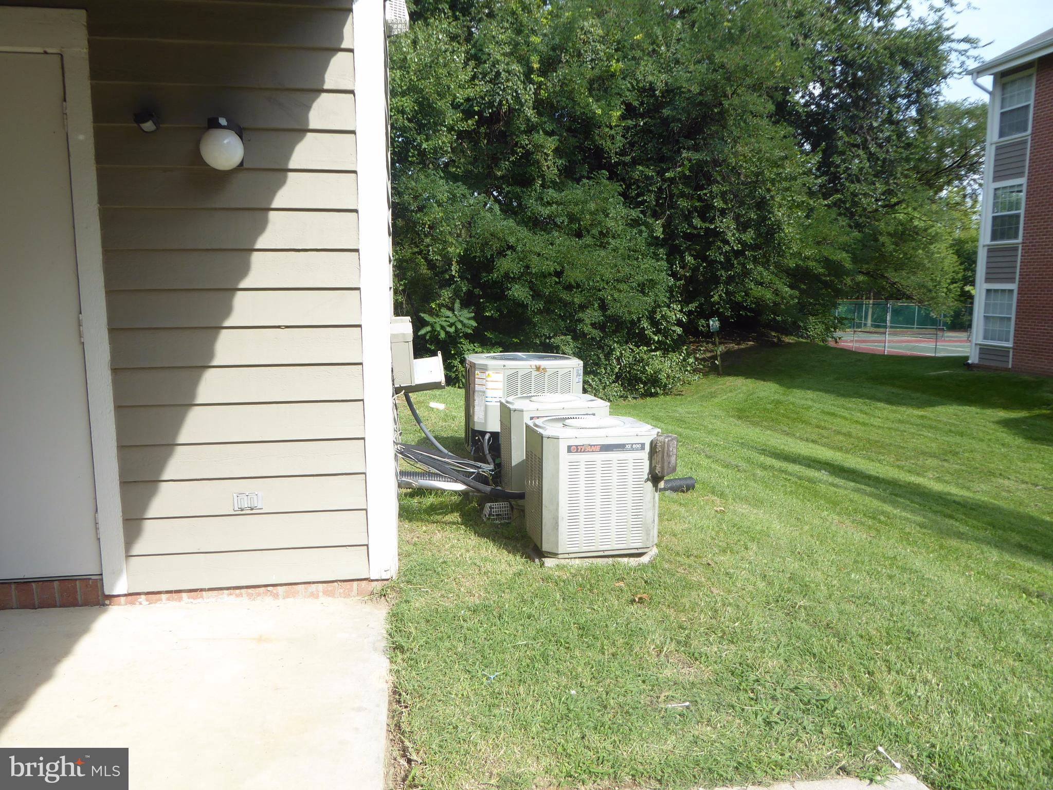 CROMWELL FOUNTAIN - Residential