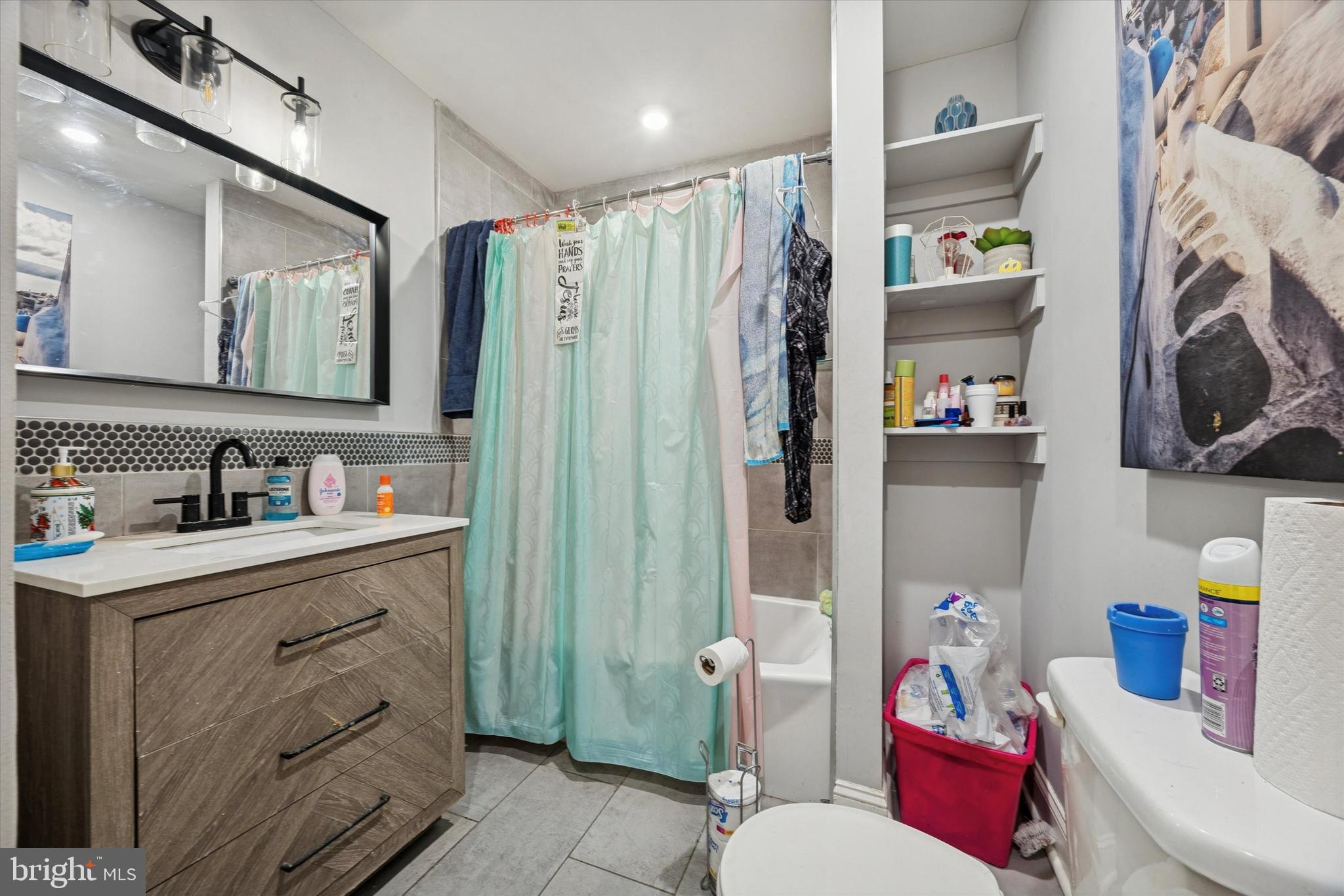 WALNUT HILL - Residential Income