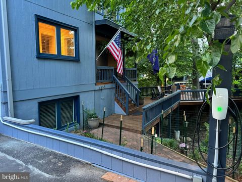 4416 UPLAND DRIVE ALEXANDRIA VA 22310