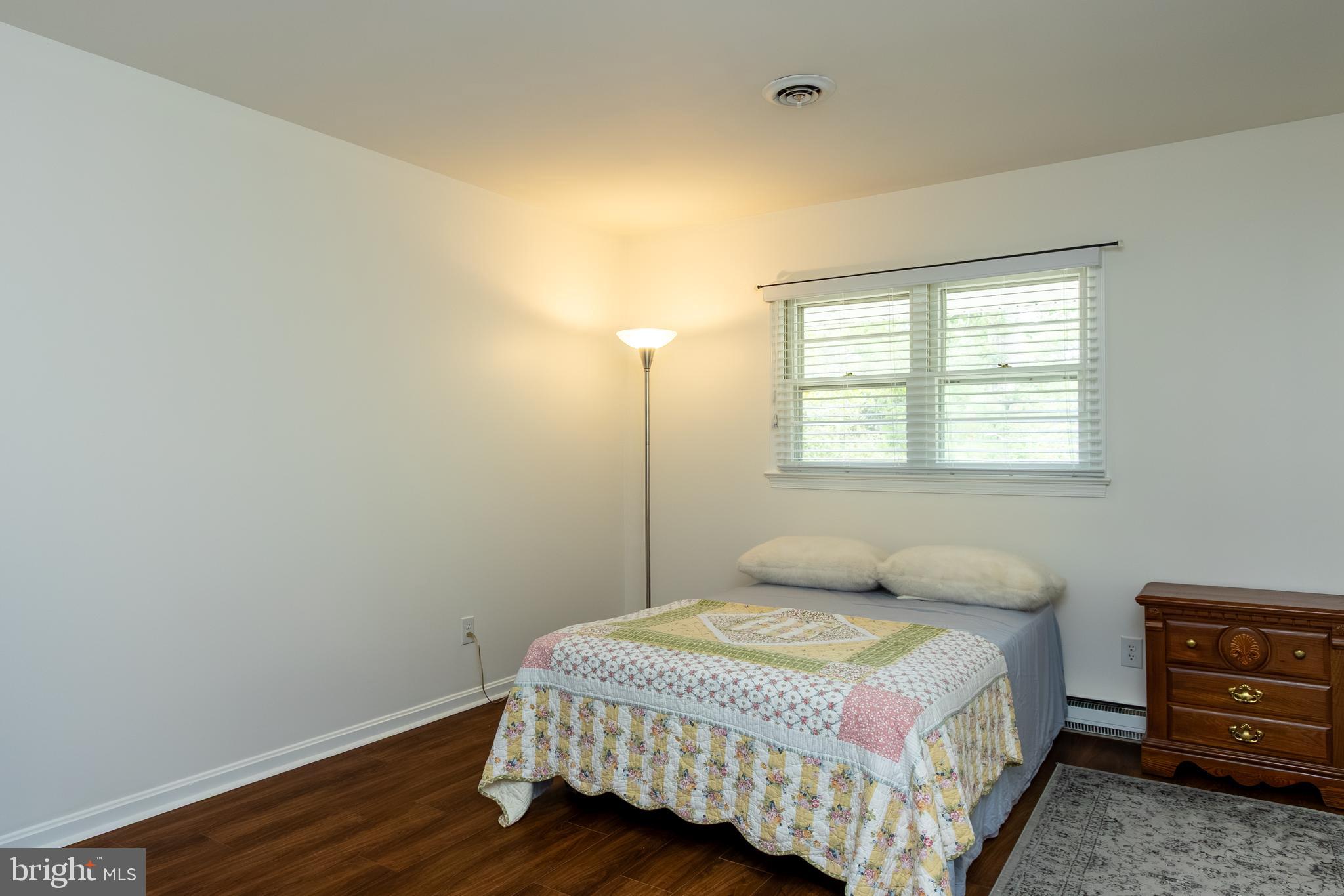 LITTLE WOODS - Residential