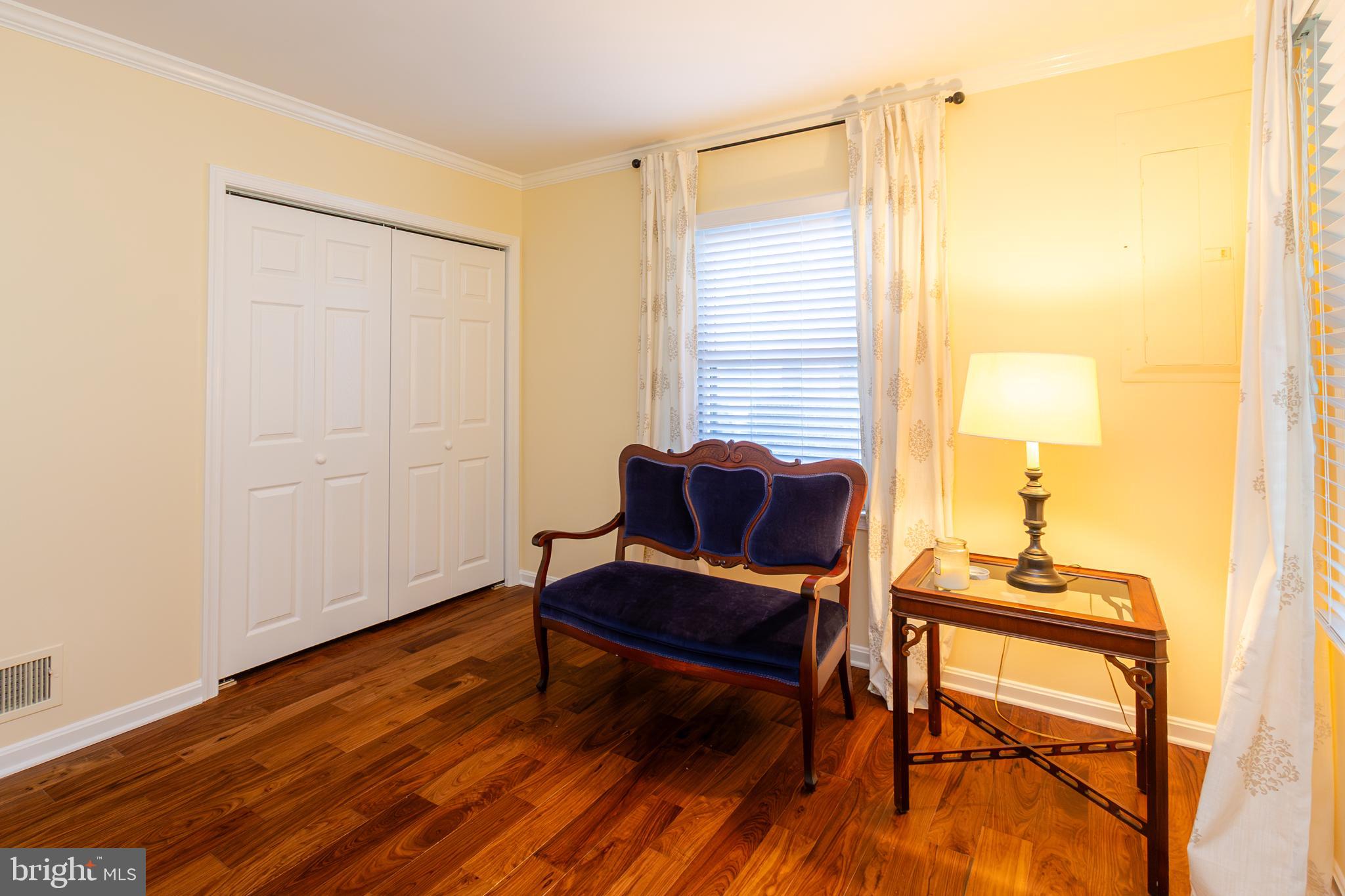 LITTLE WOODS - Residential