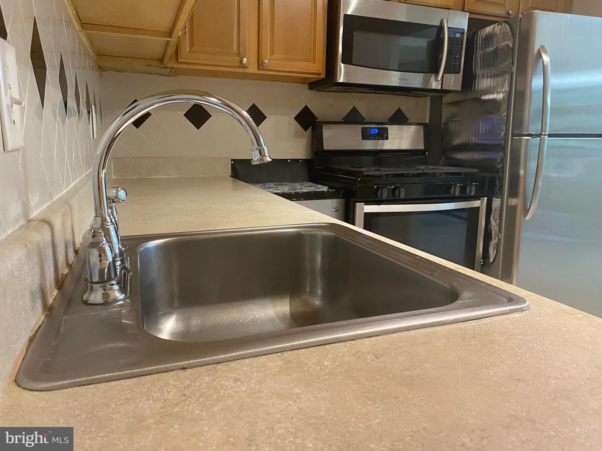 RESTON - Residential Lease