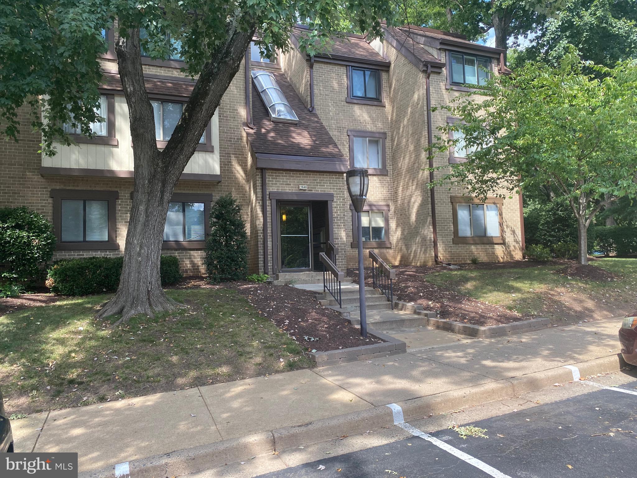 RESTON - Residential Lease