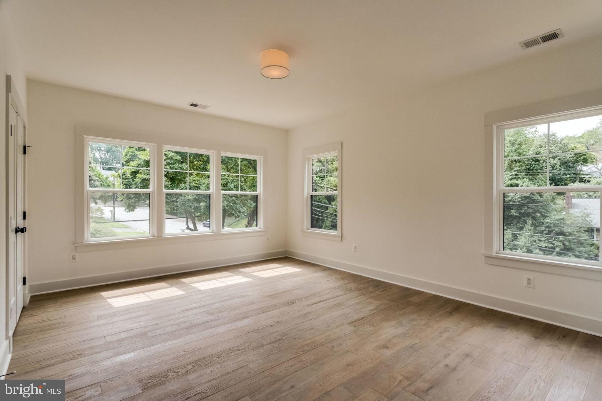 BELLEVUE FOREST - Residential