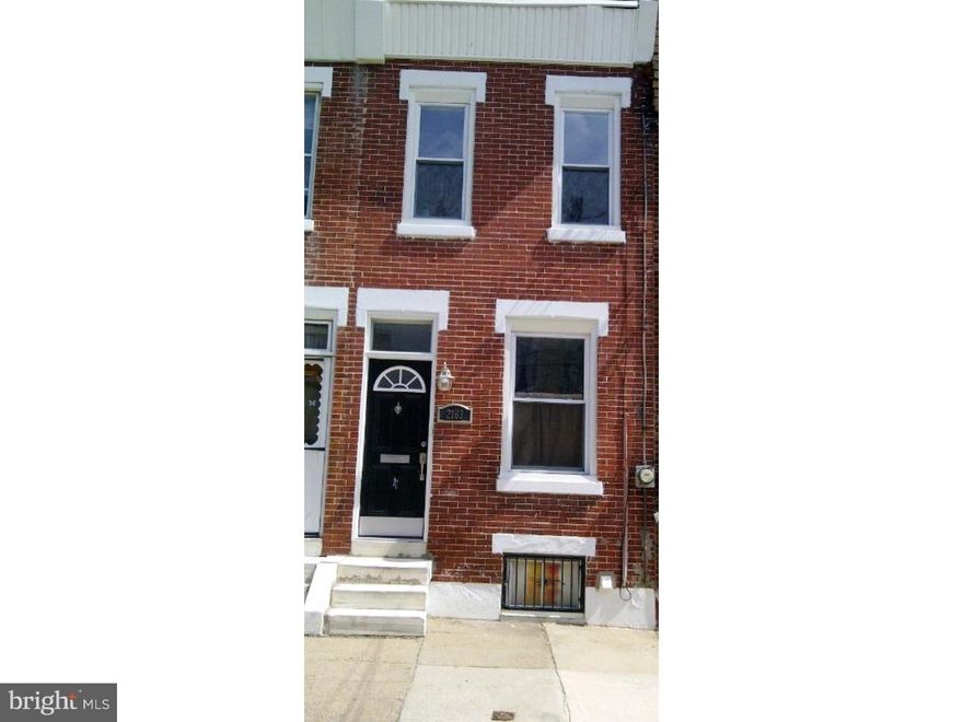 Available for showing and move in after 9/1/2016. Modern & Stylish 2 bedroom home in Fishtown. Brazilian bamboo flooring throughout. Modern kitchen with stainless steel appliances and granite counter top. Custom floating staircase. Central air with basement laundry and utility sink. Rear yard. Blocks for the local pubs, eateries, hot spots and center city.