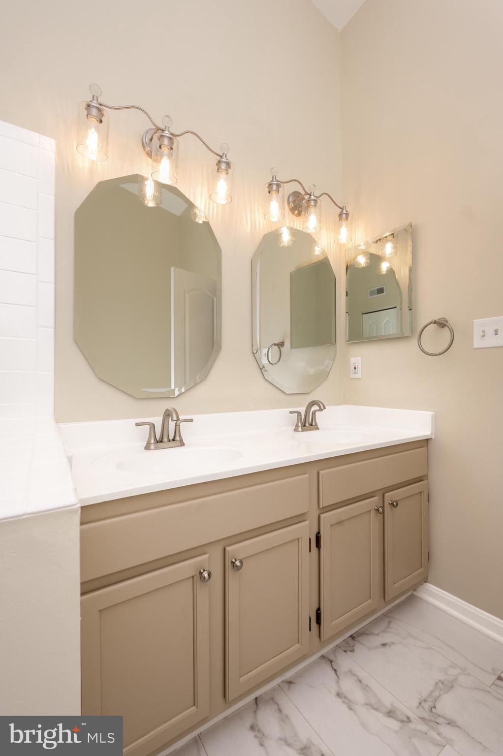 PINE VALLEY - Residential