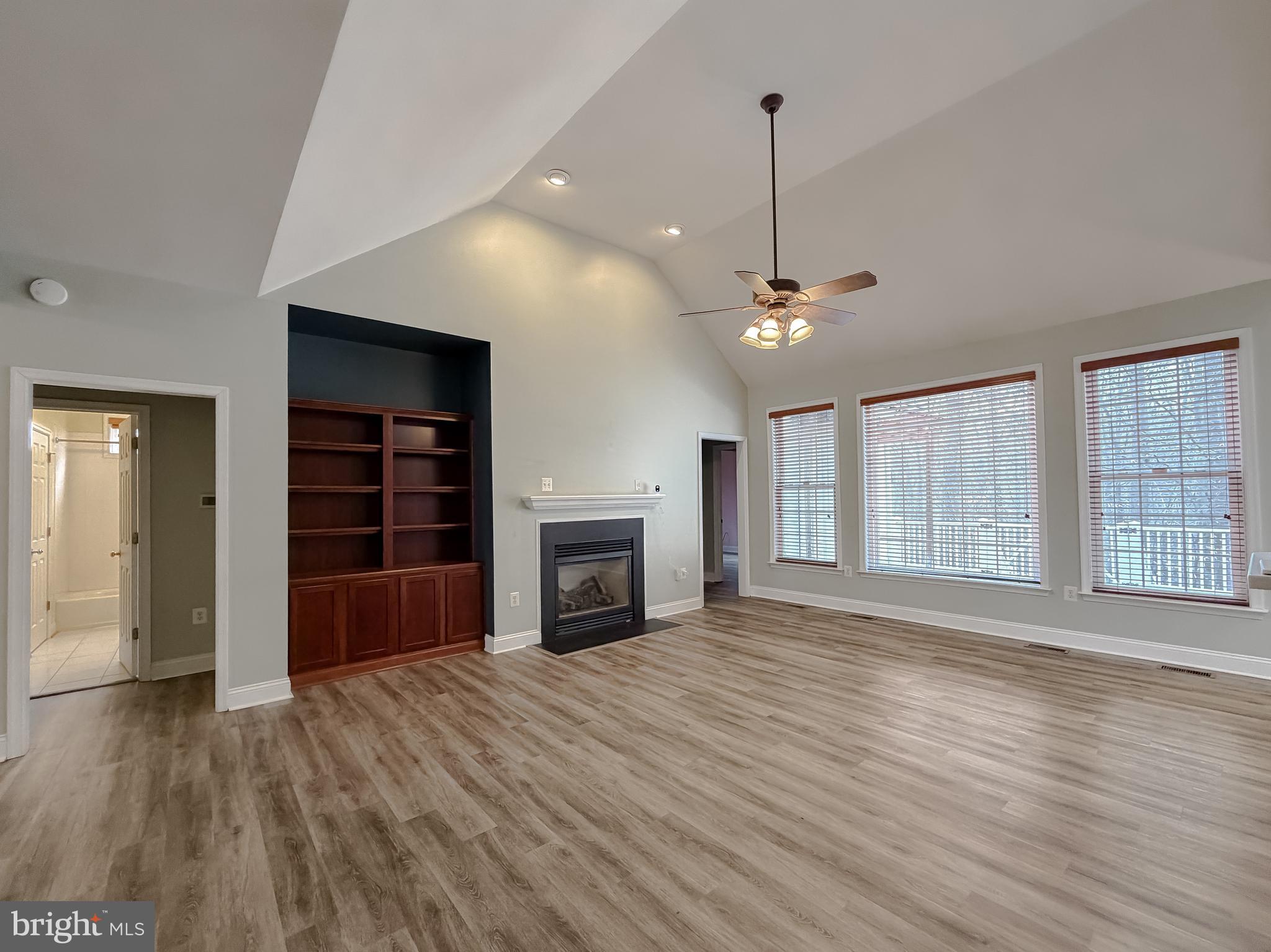 MCINTOSH ESTATES - Residential