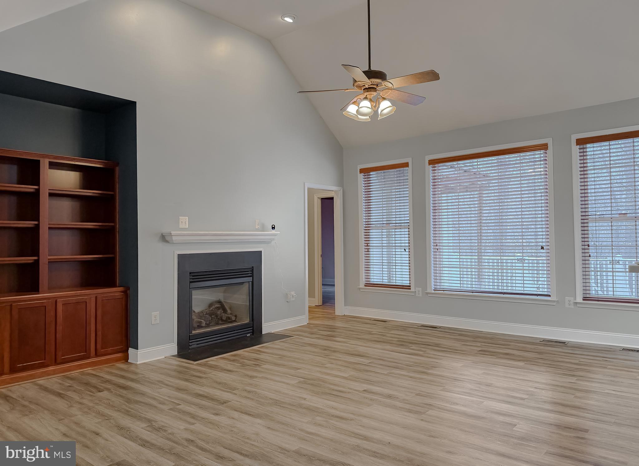 MCINTOSH ESTATES - Residential