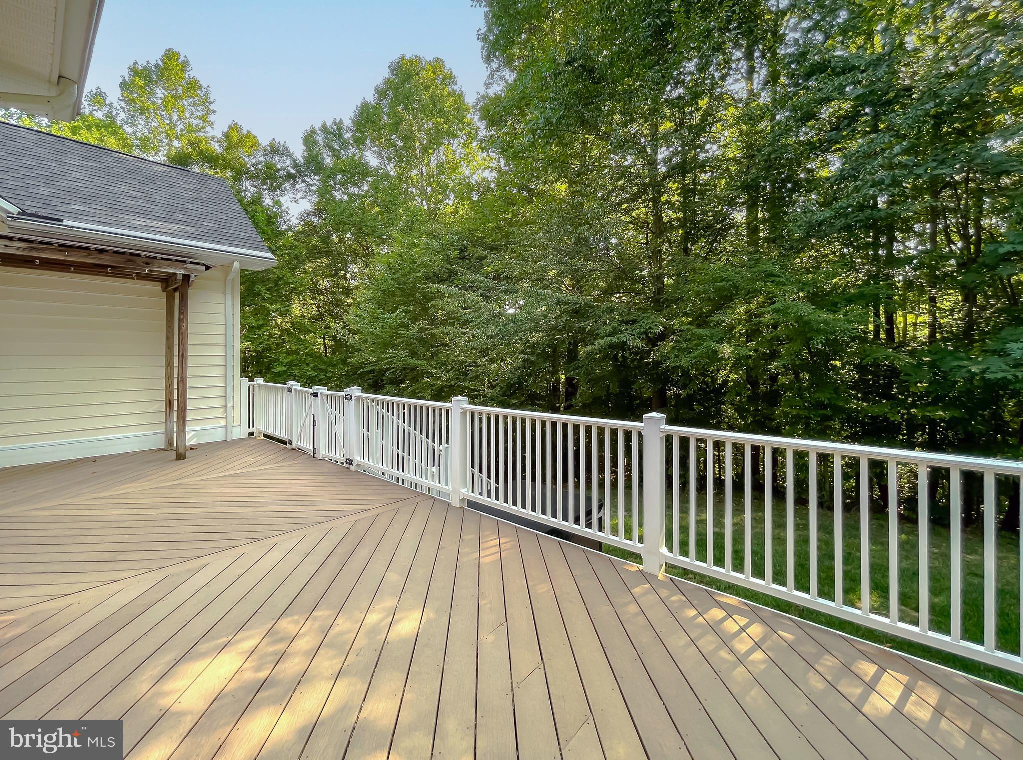 MCINTOSH ESTATES - Residential