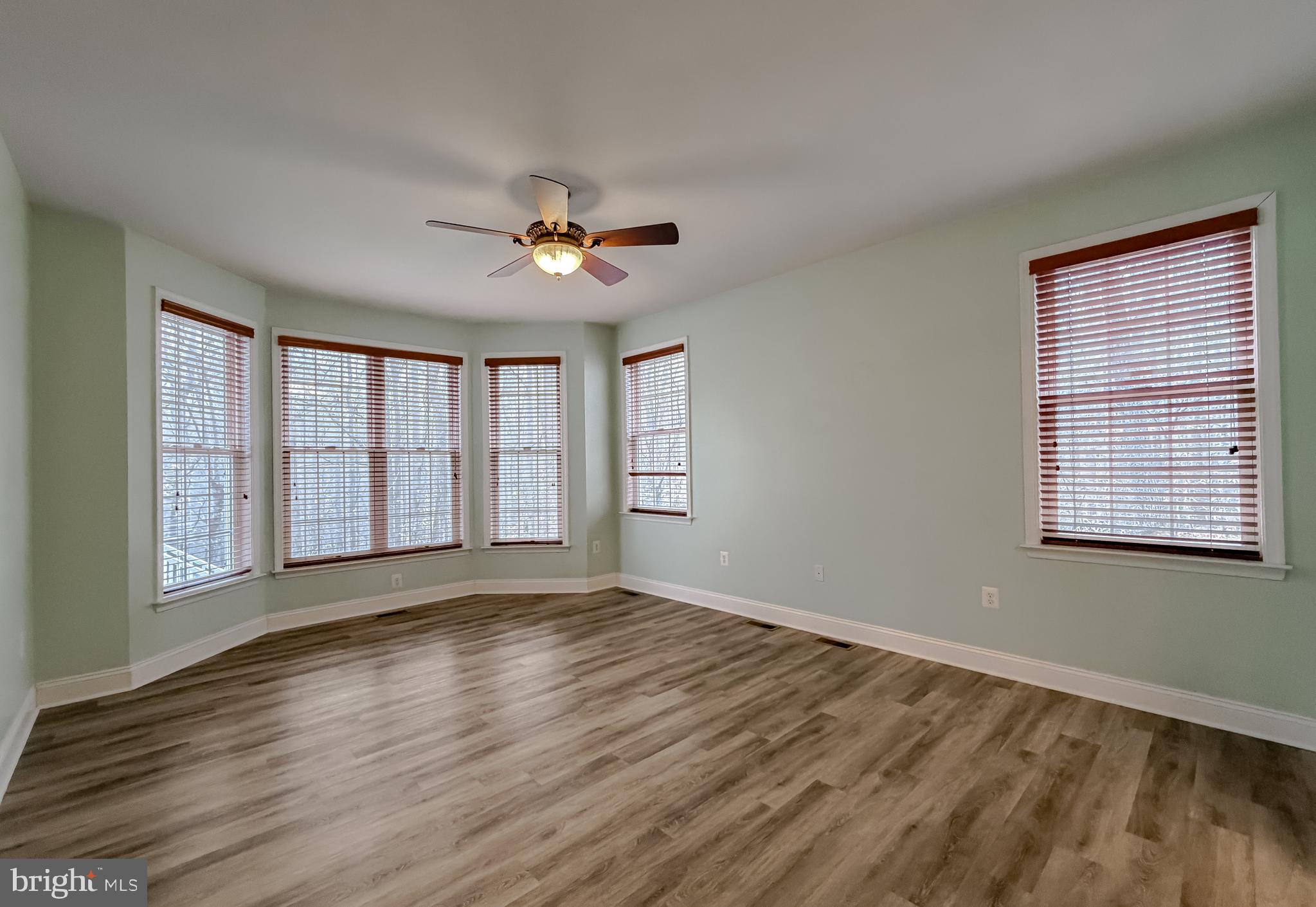 MCINTOSH ESTATES - Residential