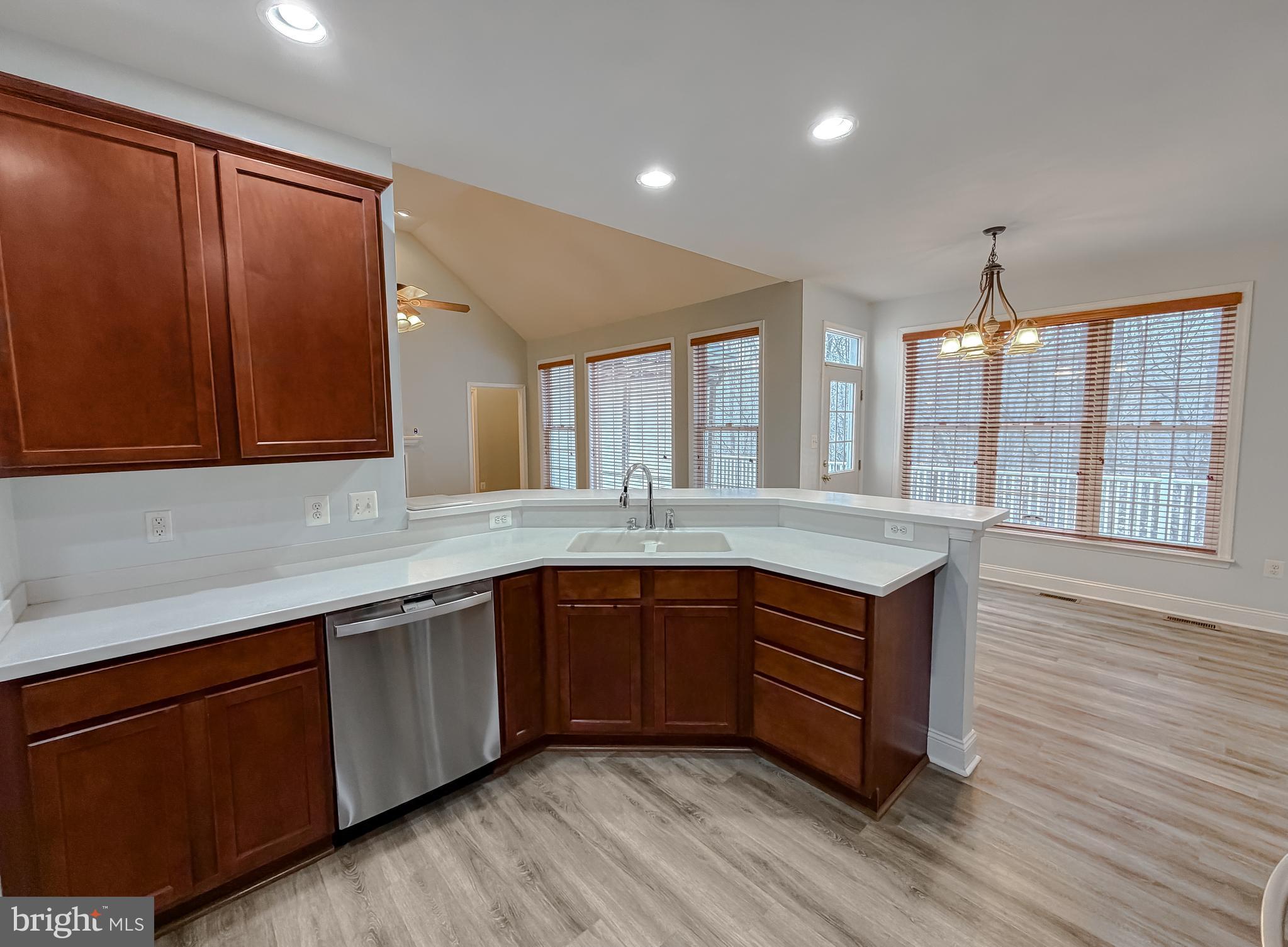 MCINTOSH ESTATES - Residential