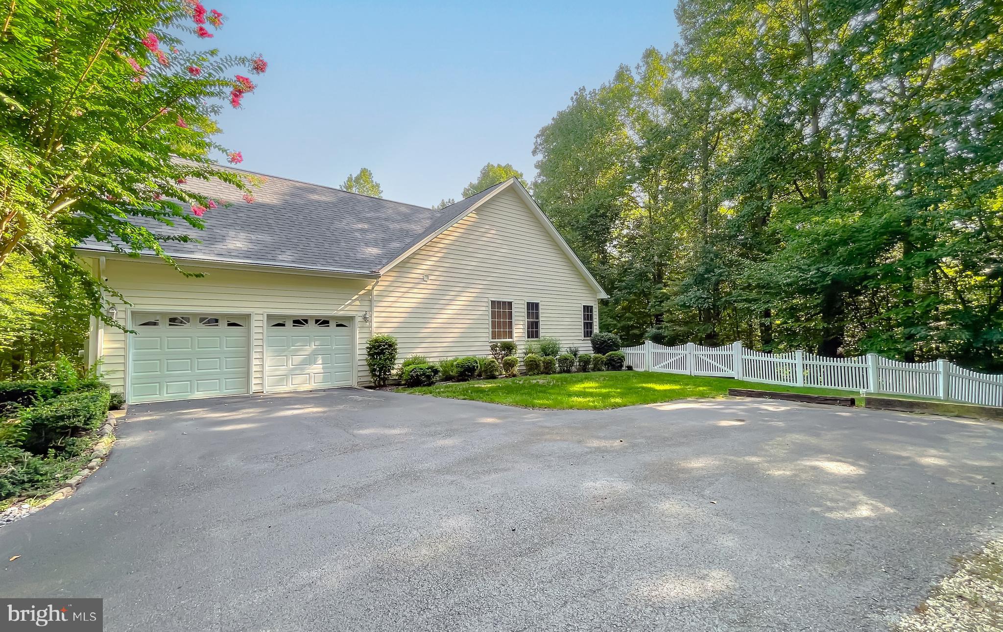 MCINTOSH ESTATES - Residential