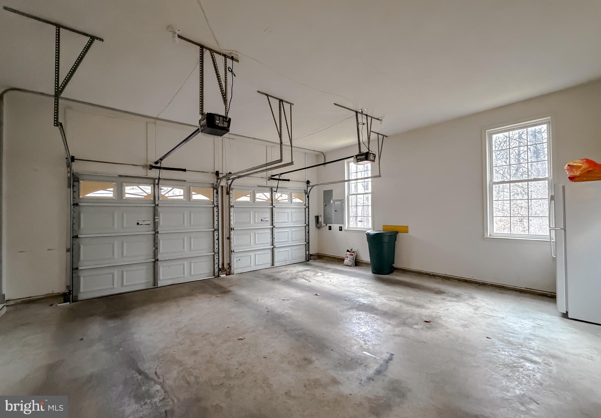 MCINTOSH ESTATES - Residential