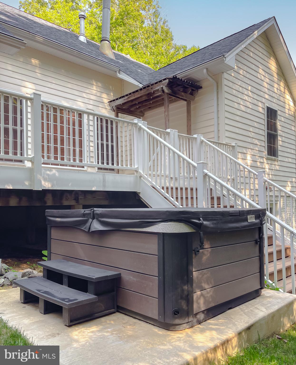 MCINTOSH ESTATES - Residential