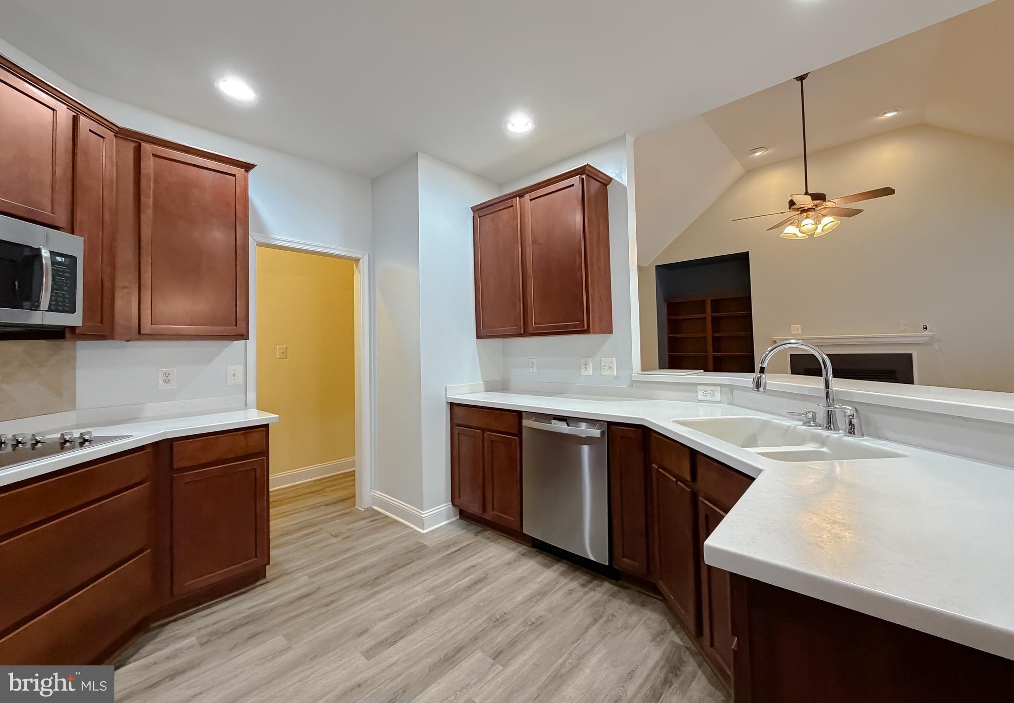 MCINTOSH ESTATES - Residential