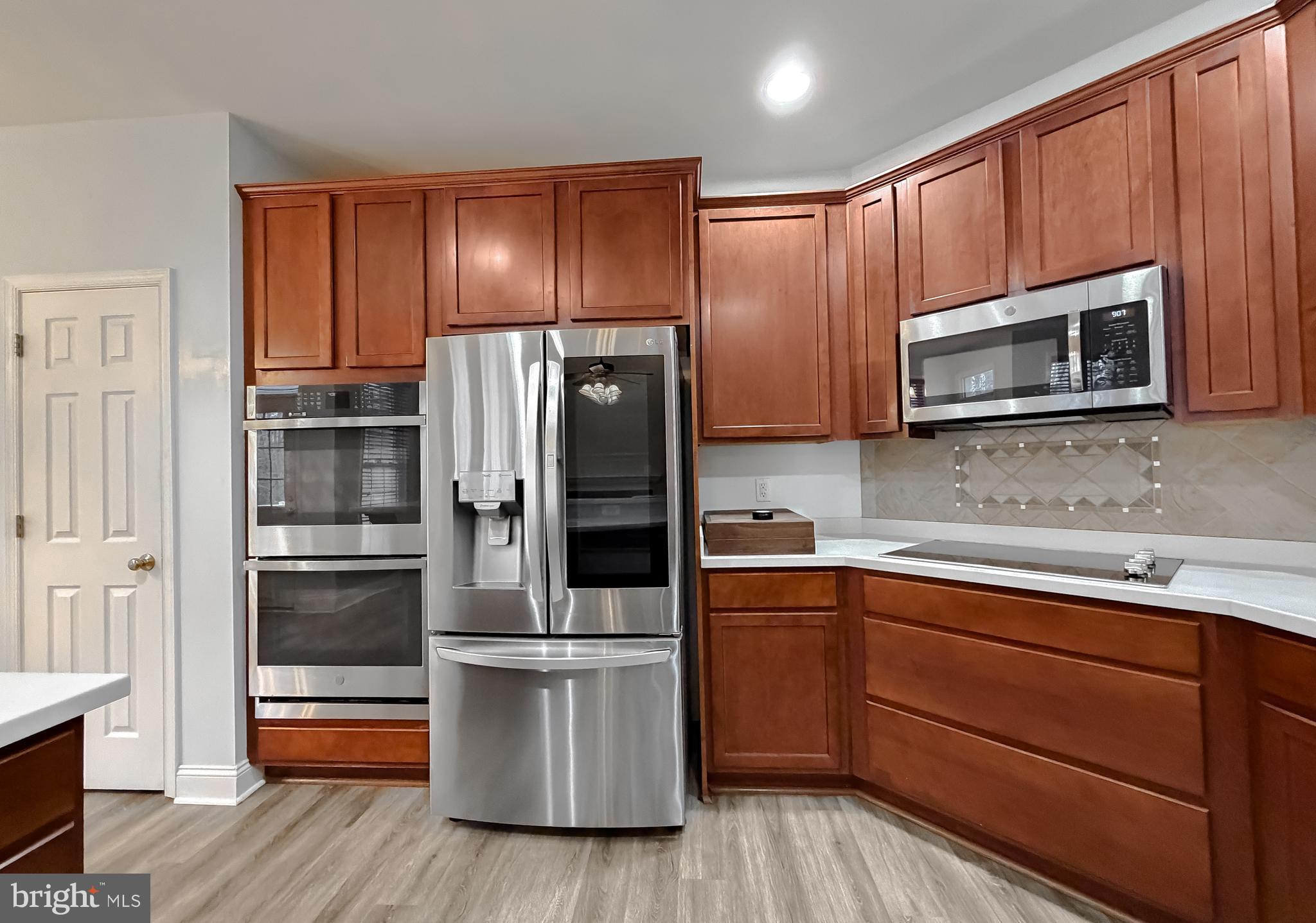 MCINTOSH ESTATES - Residential