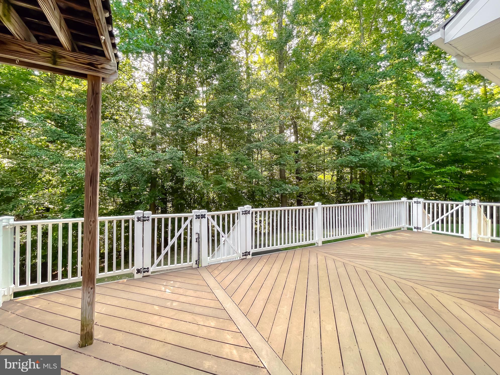 MCINTOSH ESTATES - Residential