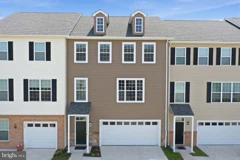 Townhouse For Sale - 126 Brockham Court<br/> Frederick County, WINCHESTER, VA 22602