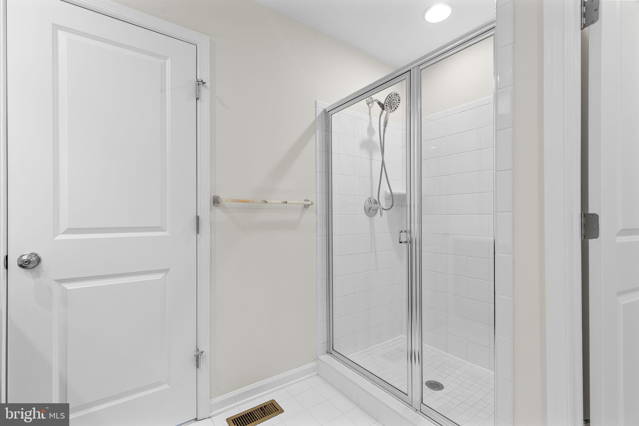 EMBREY MILL - Residential Lease