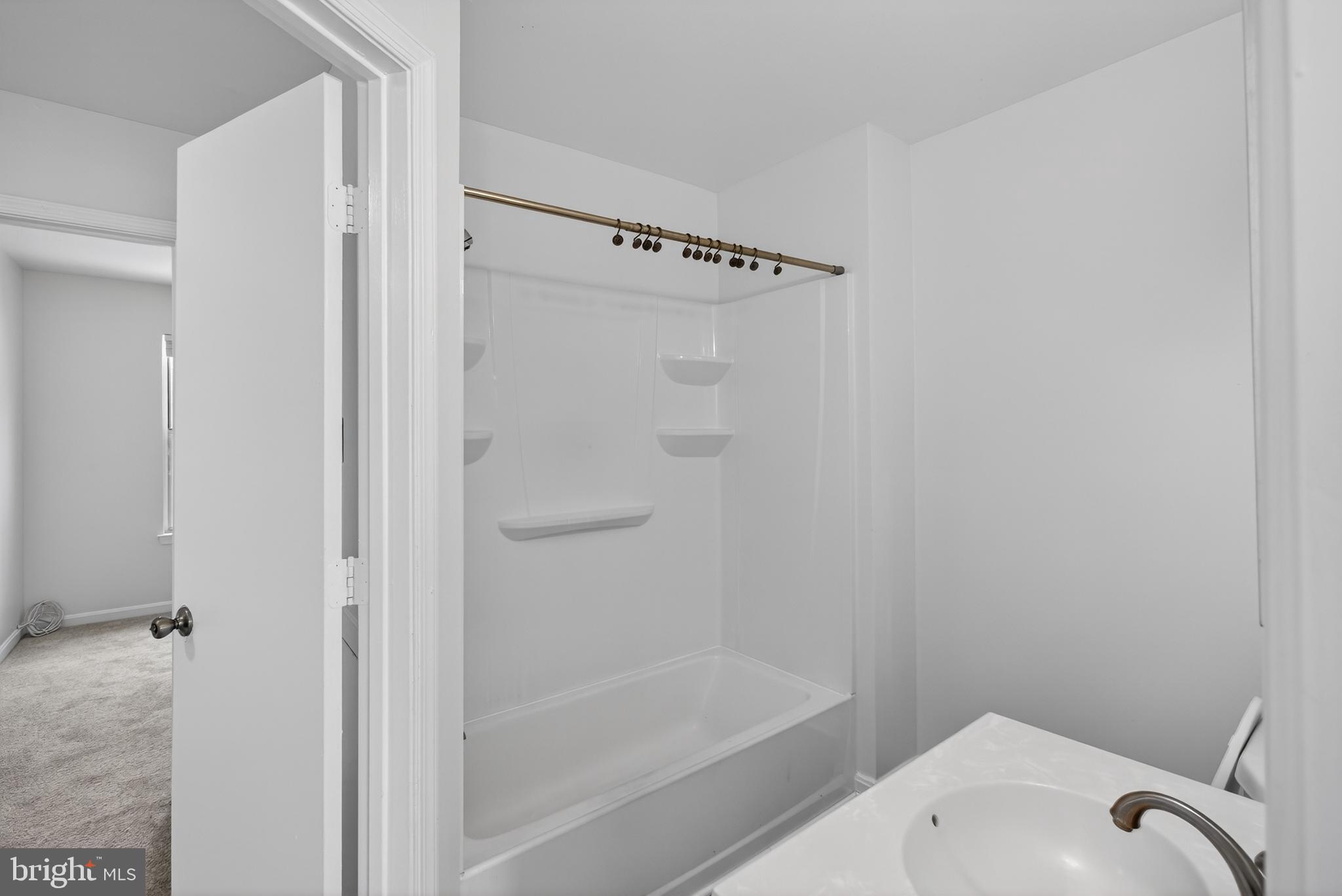 LONDON WOODS - Residential