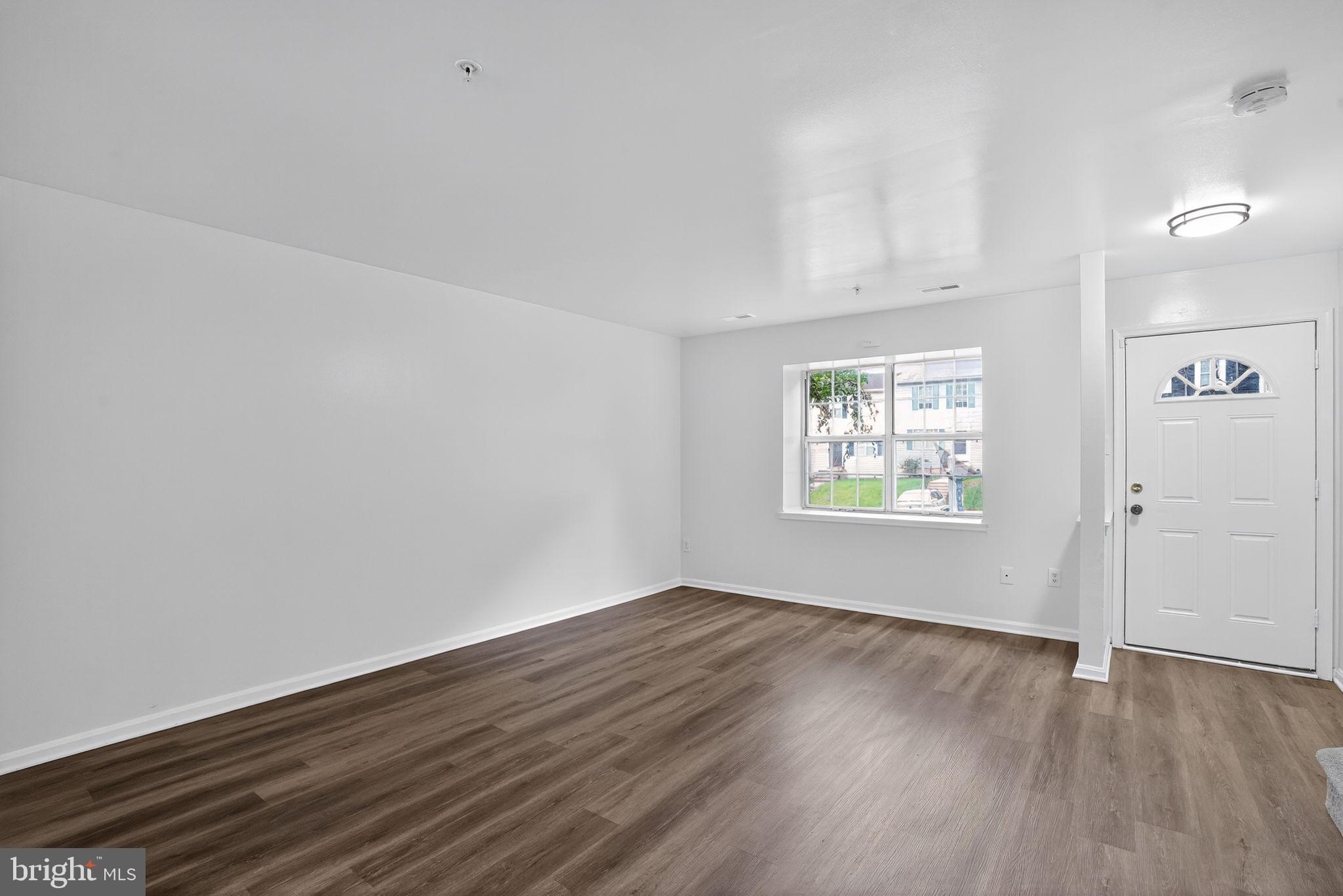 LONDON WOODS - Residential