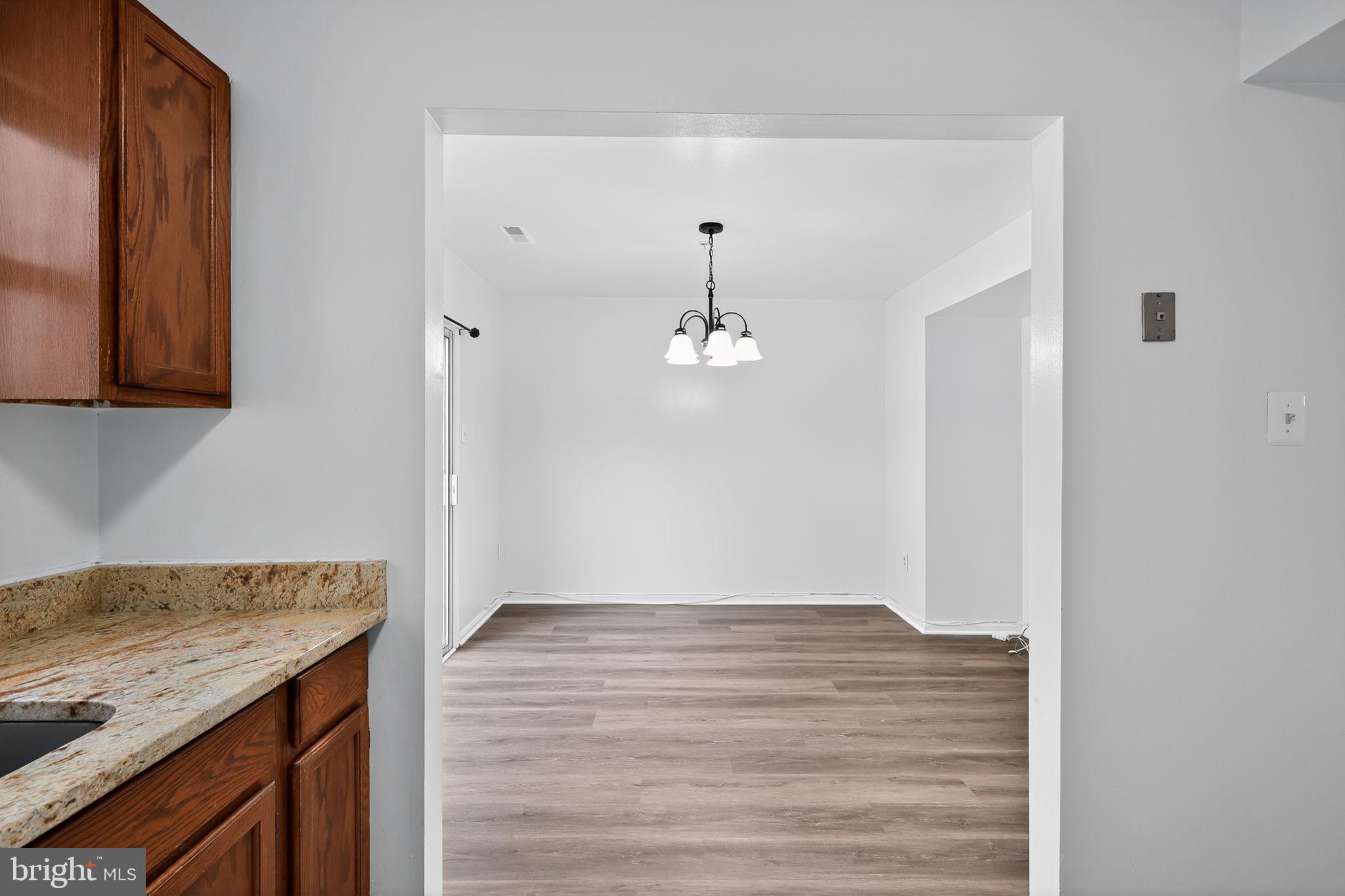 LONDON WOODS - Residential