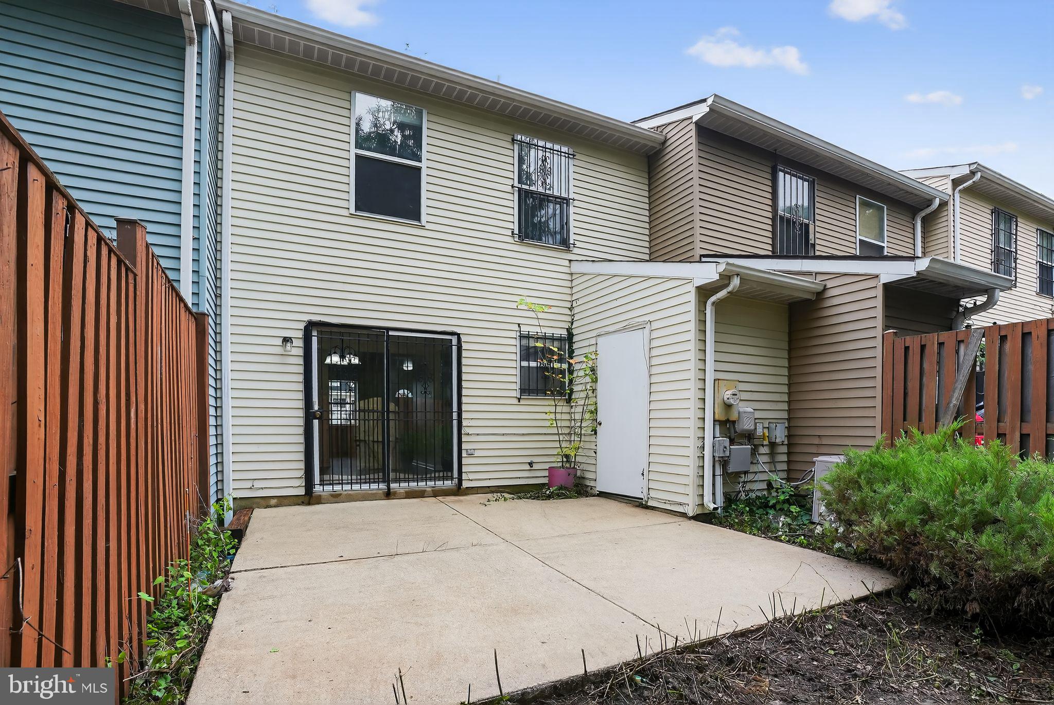 LONDON WOODS - Residential