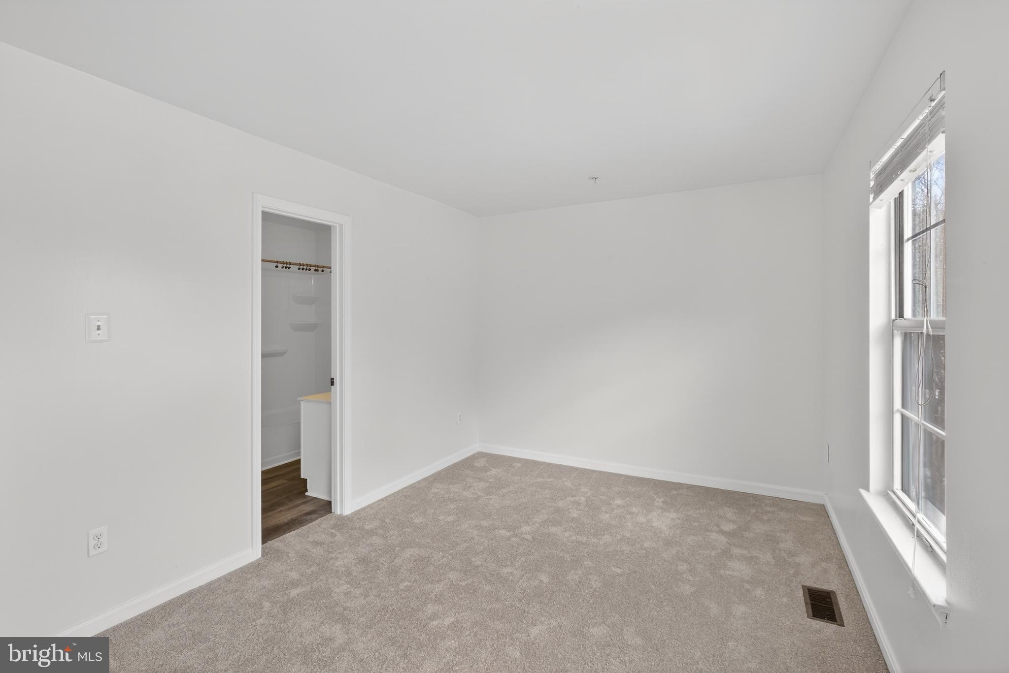 LONDON WOODS - Residential