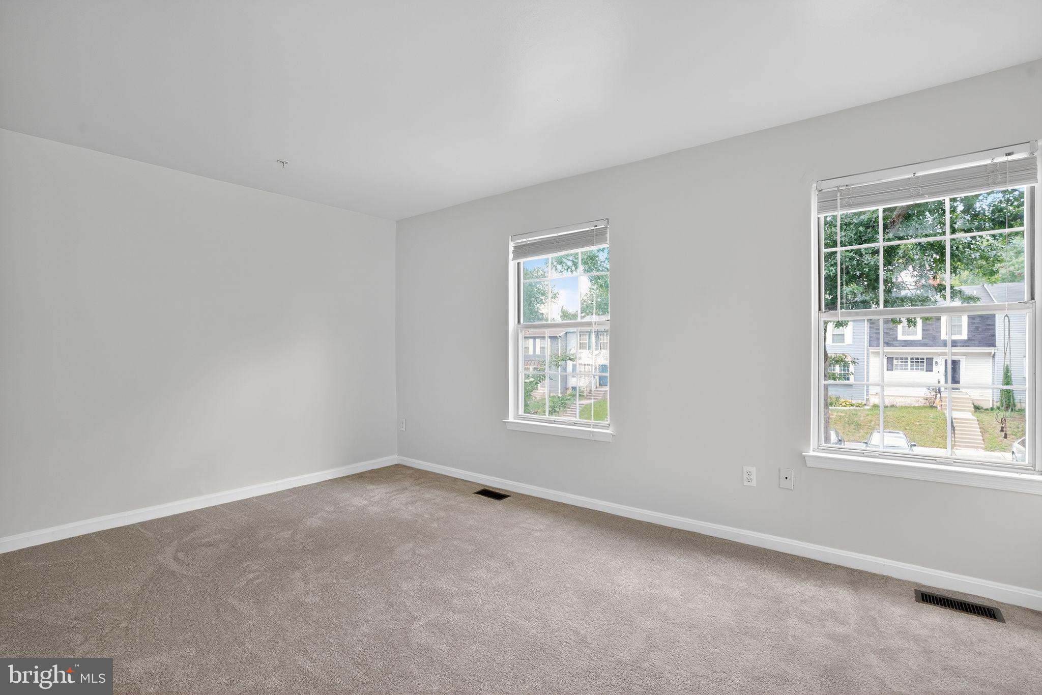 LONDON WOODS - Residential