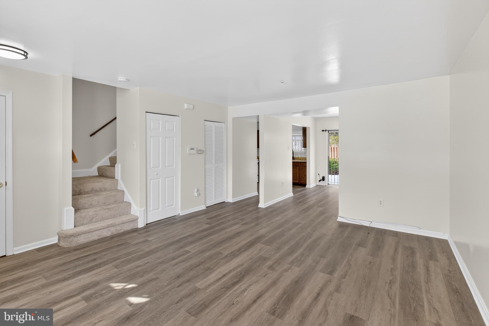 LONDON WOODS - Residential