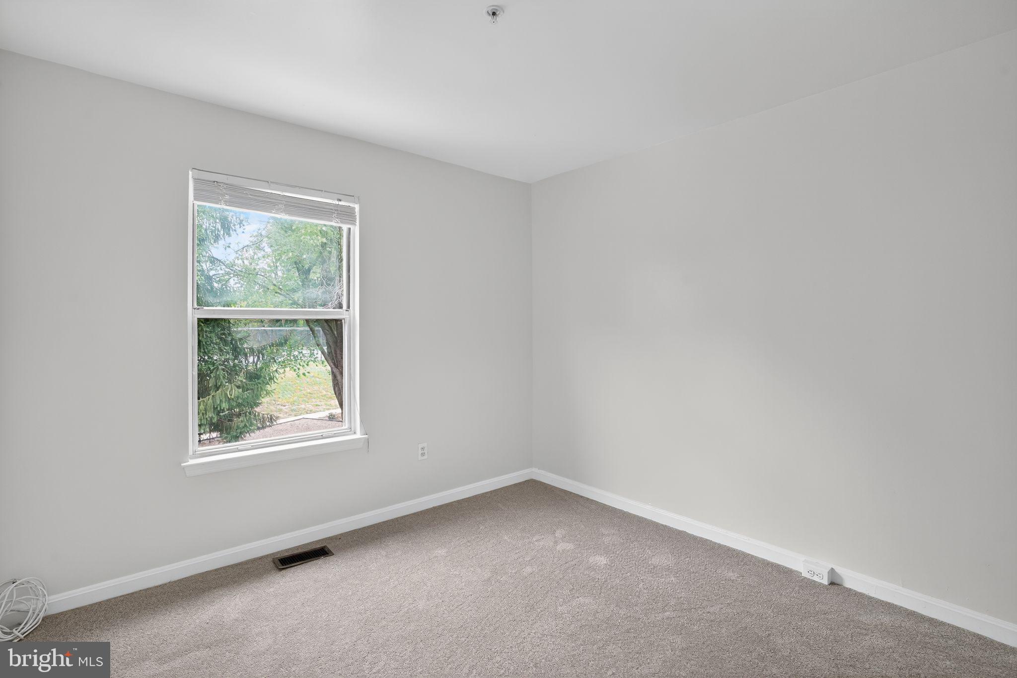 LONDON WOODS - Residential