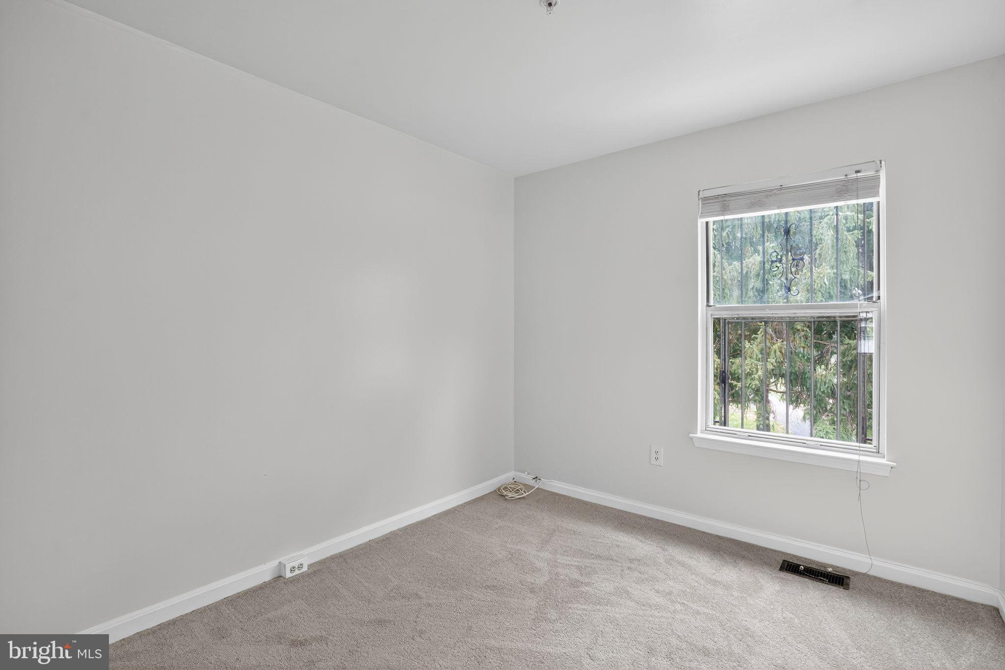 LONDON WOODS - Residential