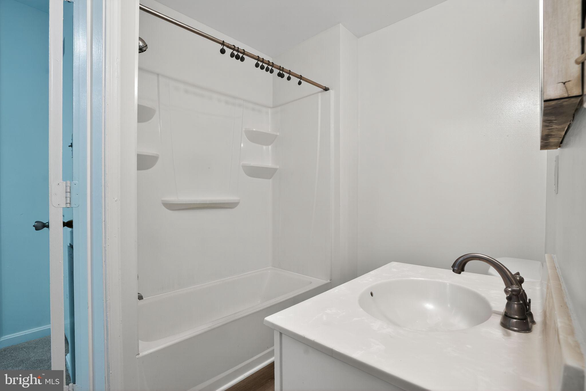 LONDON WOODS - Residential