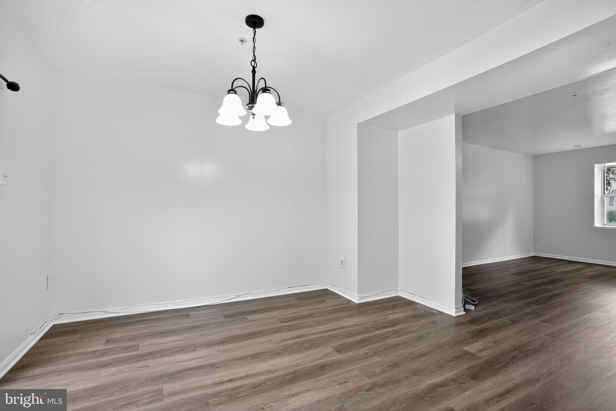 LONDON WOODS - Residential