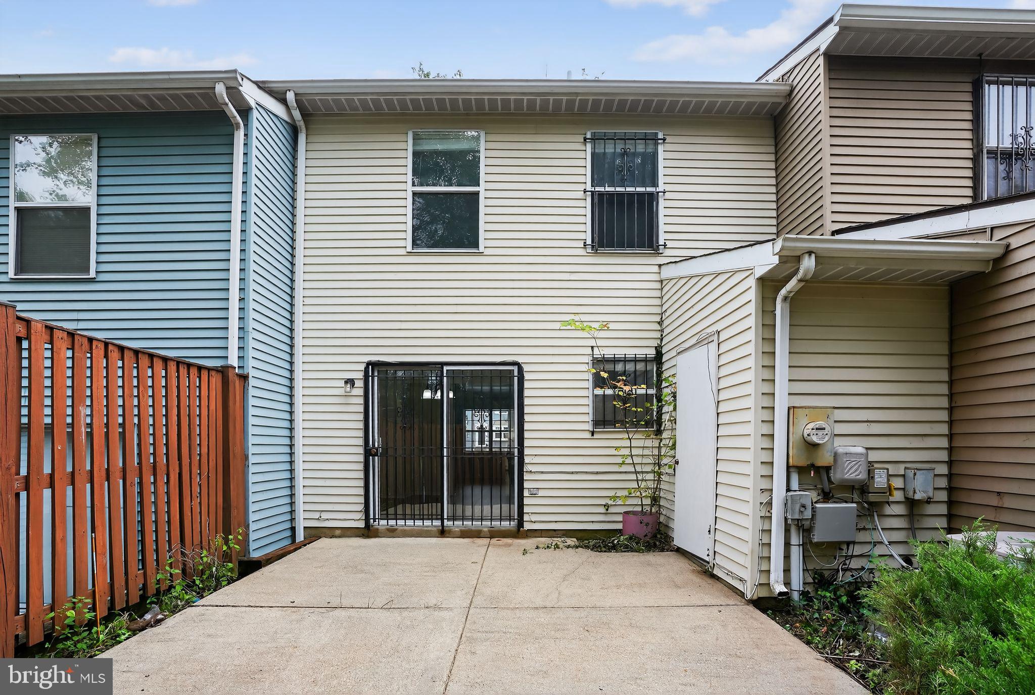 LONDON WOODS - Residential