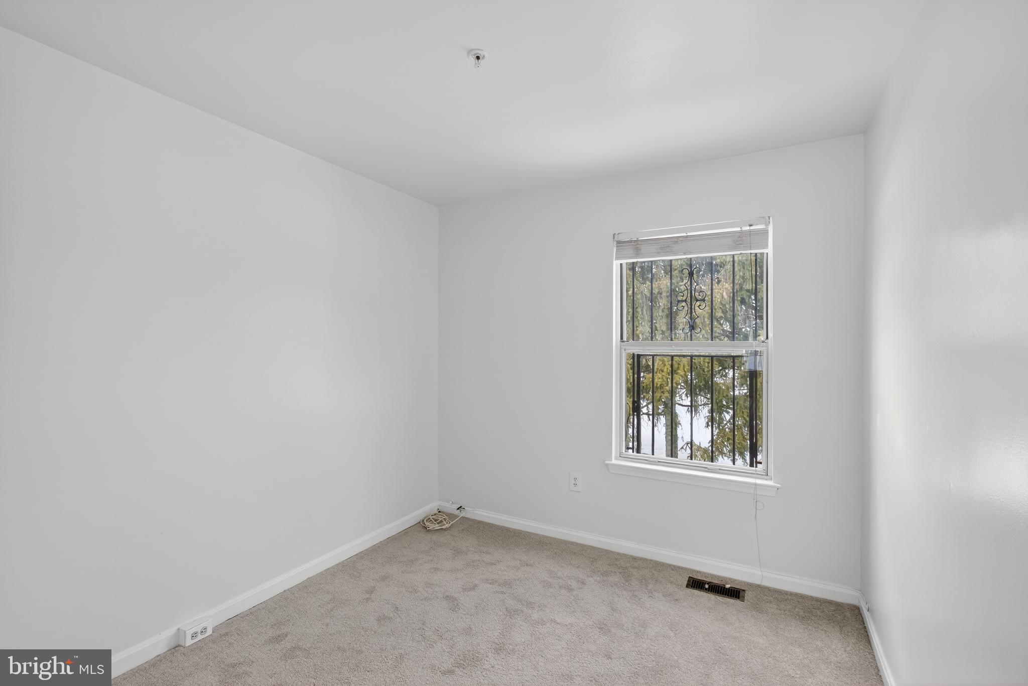 LONDON WOODS - Residential