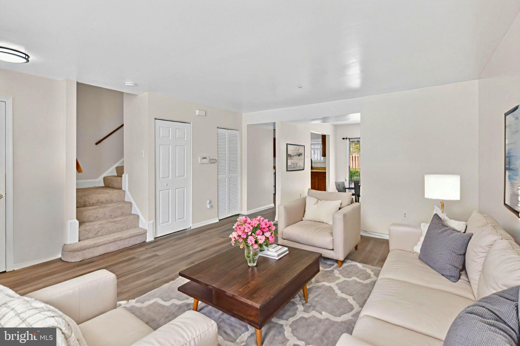 LONDON WOODS - Residential