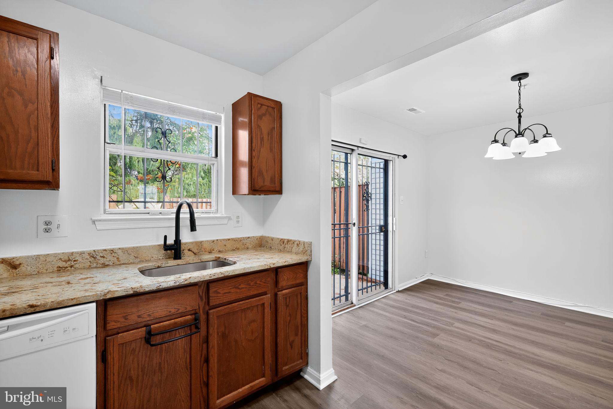 LONDON WOODS - Residential