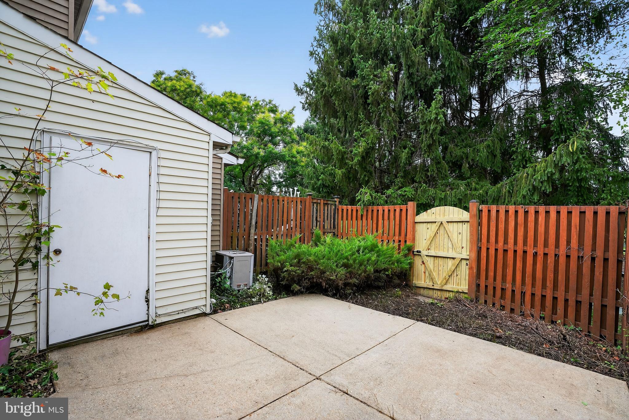 LONDON WOODS - Residential