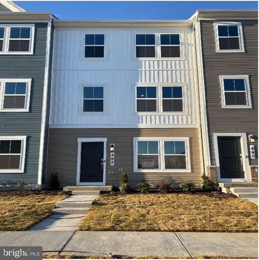 🏡 Brand-New Townhome for Rent in Ranson, WV – Lancaster Model by Lennar!
Discover luxury townhome living in the highly sought-after Red Clover community! This brand-new, 3-bedroom, 4-bathroom, 1,762 sq. ft. home is thoughtfully designed with modern finishes and an open-concept layout perfect for today’s lifestyle.
✔ Chef’s kitchen with quartz countertops, stainless steel appliances, and a large island
✔ Spacious primary suite with walk-in closet & spa-inspired en-suite bath
✔ Fully finished lower level with a full bath—perfect for a home office or rec room
✔ End-unit advantage—extra privacy, more windows & abundant natural light
✔ Prime location—close to shopping, dining, and major commuter routes
Smart living with advanced features such as a Wi-Fi thermostat, Wi-Fi-enabled door lock, and Ring doorbell combine convenience, efficiency, and security. The 2-car garage offers ample parking and storage space.
Move-in ready and packed with premium features, this home is an opportunity you don’t want to miss! 📞 Contact us today to schedule a tour!