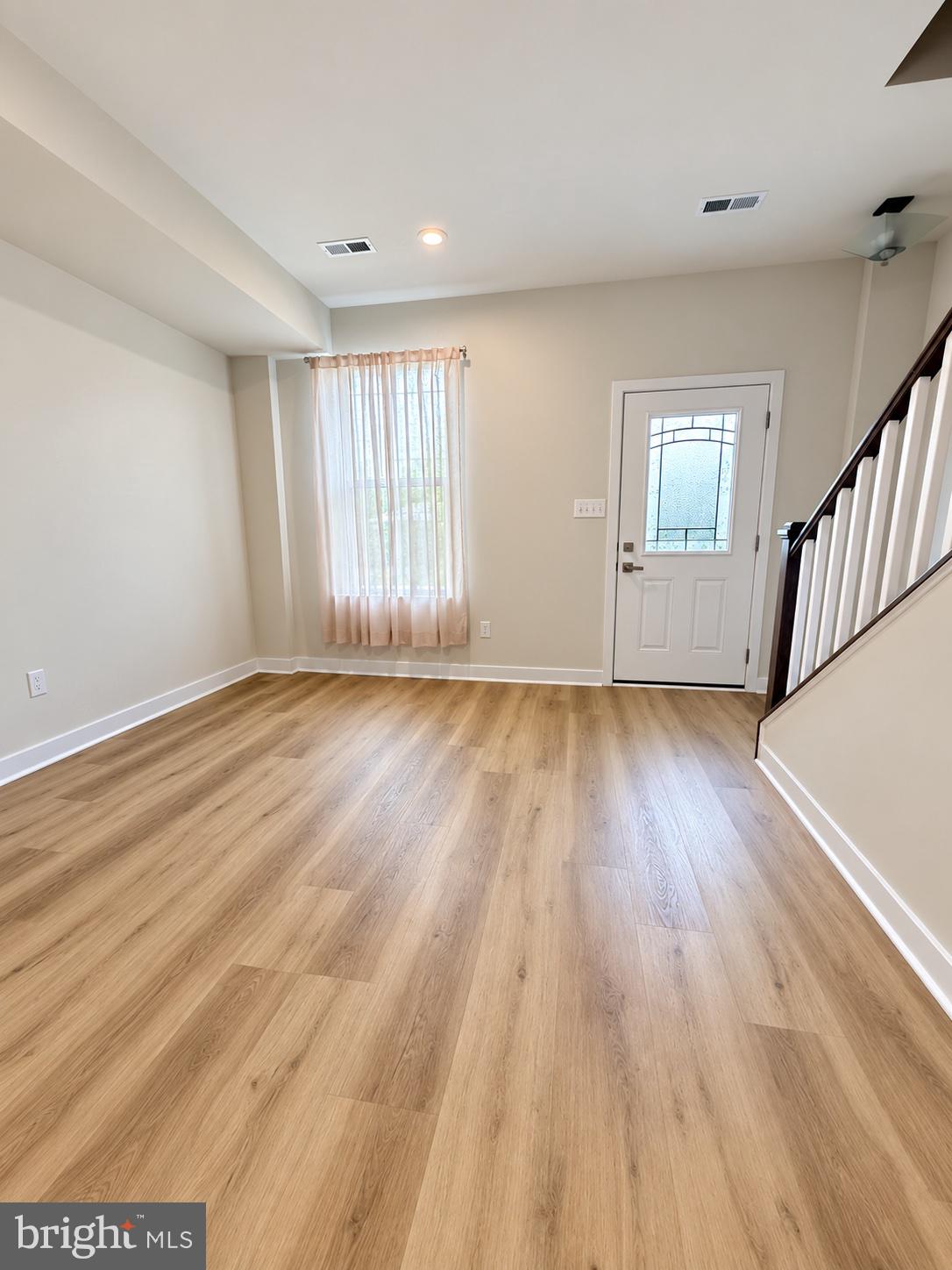 9 SIDNEY LANE