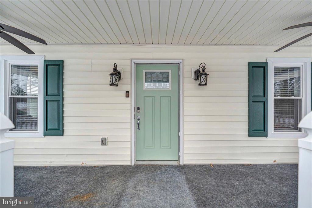Photo of 4711 Surrey Avenue NW, ROANOKE, VA 24017 (MLS # VARA2000048)