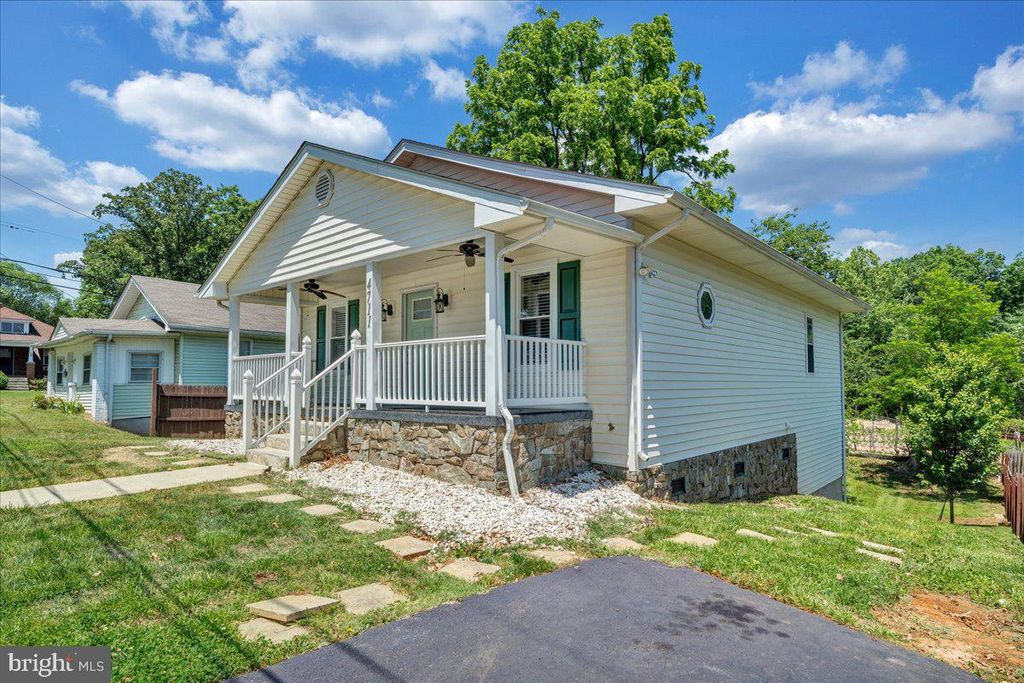 Photo of 4711 Surrey Avenue NW, ROANOKE, VA 24017 (MLS # VARA2000048)