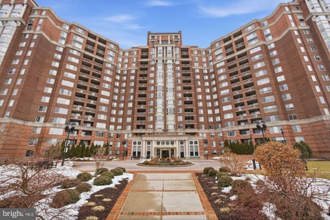 Condo For Sale - 5809 Nicholson Lane #110<br/> NORTH BETHESDA, MD 20852