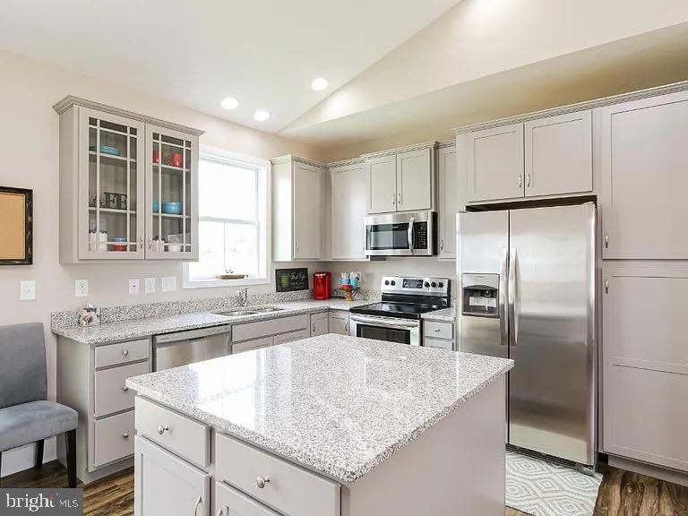 NADENBOUSCH PINES - Residential